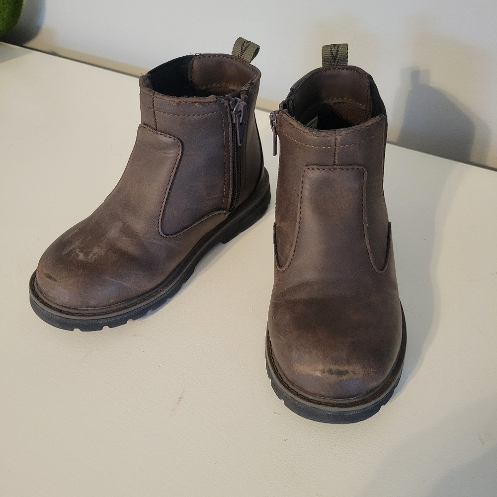 Kids Chelsea boots size 10